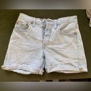 501 Levi women’s shorts 27